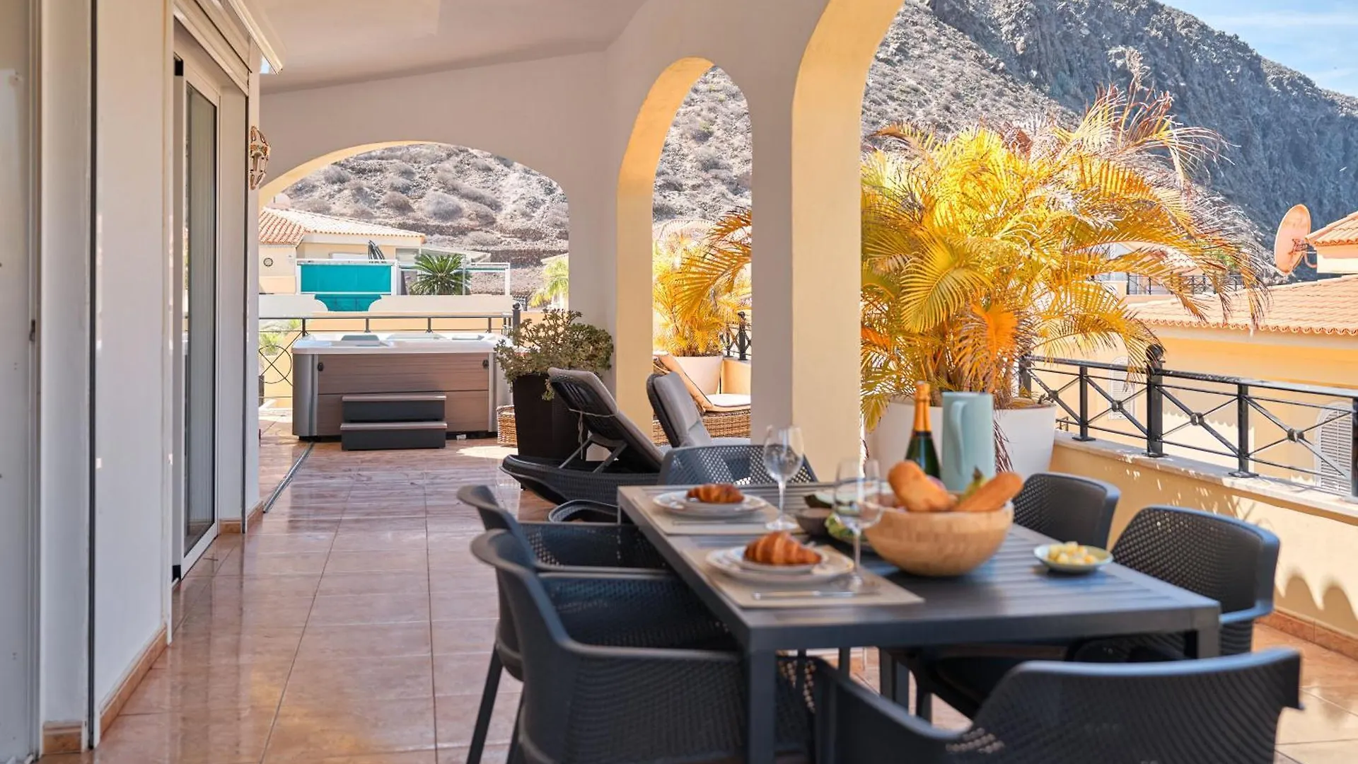 Ocean View Luxury Villa Los Cristianos  Los Cristianos (Tenerife)